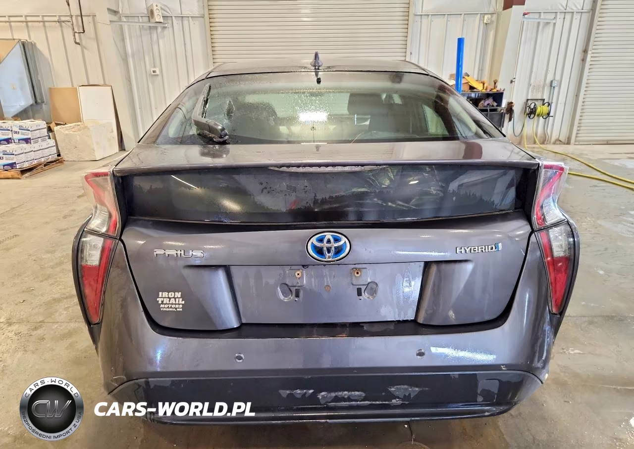 2018 Toyota Prius Three VIN:JTDKARFU6J3547777 - 6