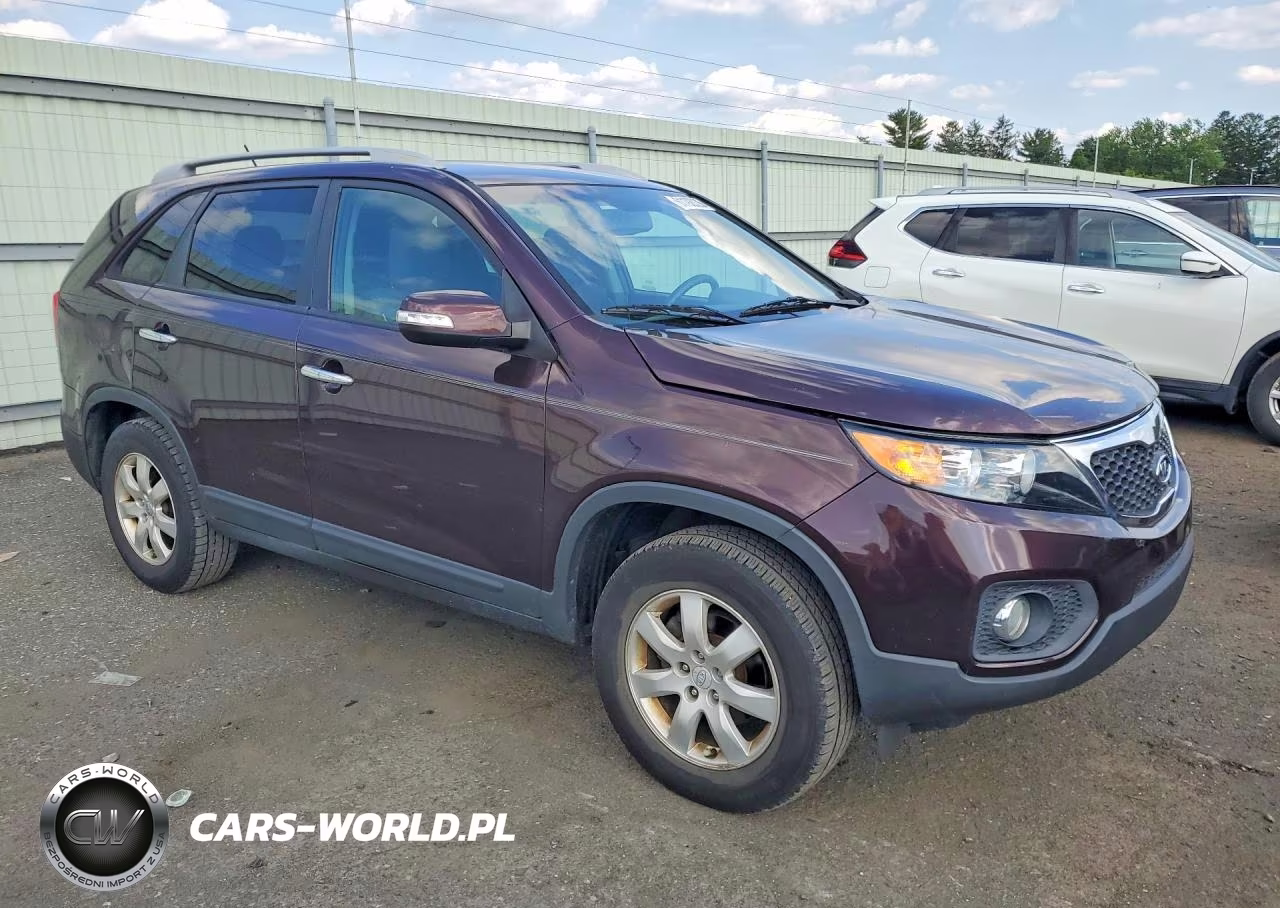 2011 Kia Sorento Lx VIN:5XYKT3A15BG164902 - 4