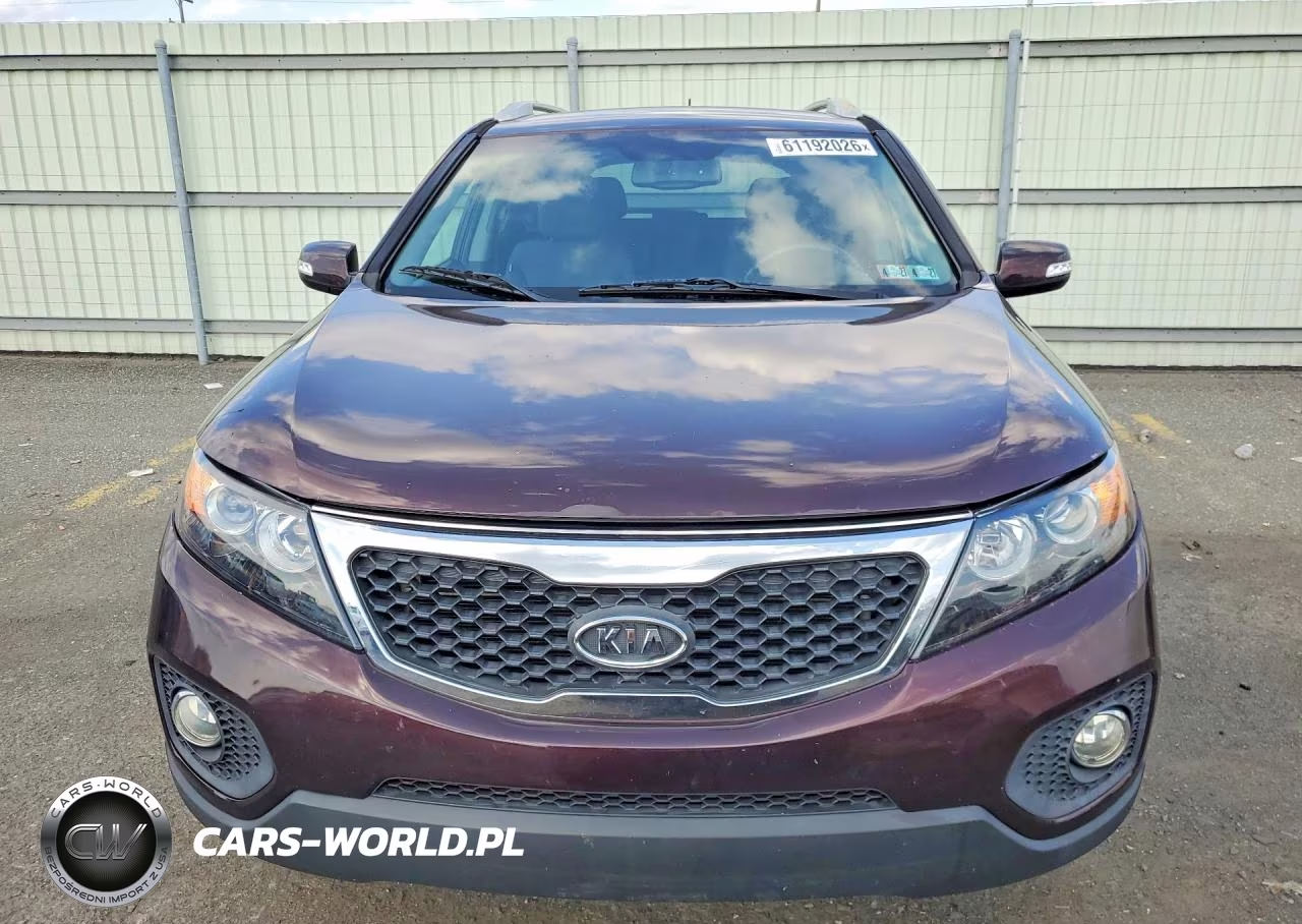 2011 Kia Sorento Lx VIN:5XYKT3A15BG164902 - 5