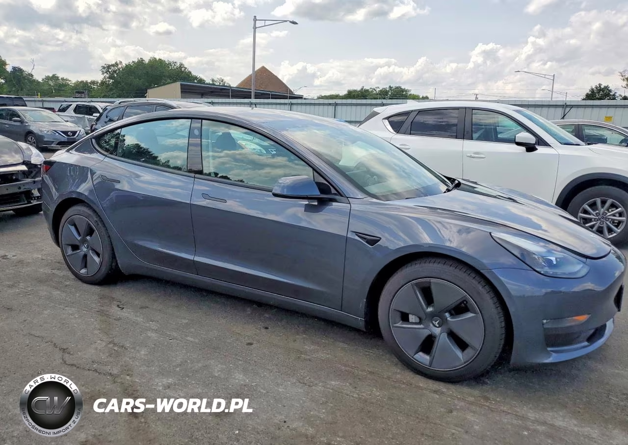 2022 Tesla Model 3 VIN:5YJ3E1EB5NF253323 - 4