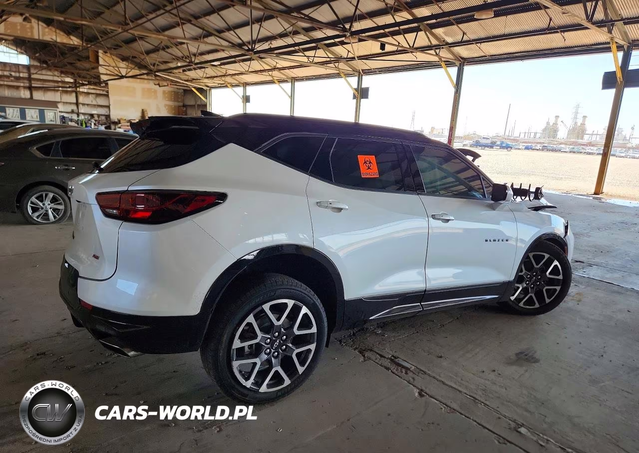 2025 Chevrolet Blazer Rs VIN:3GNKBKRS0SS155203 - 3