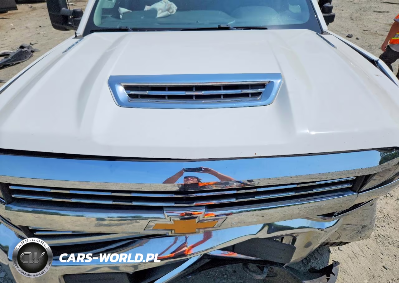 2018 Chevrolet Silverado K2500 Heavy Duty VIN:1GC1KUEY4JF247945 - 11