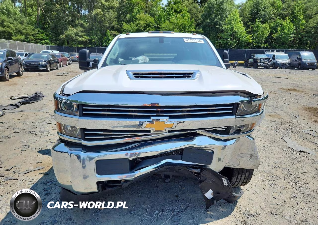 2018 Chevrolet Silverado K2500 Heavy Duty VIN:1GC1KUEY4JF247945 - 5
