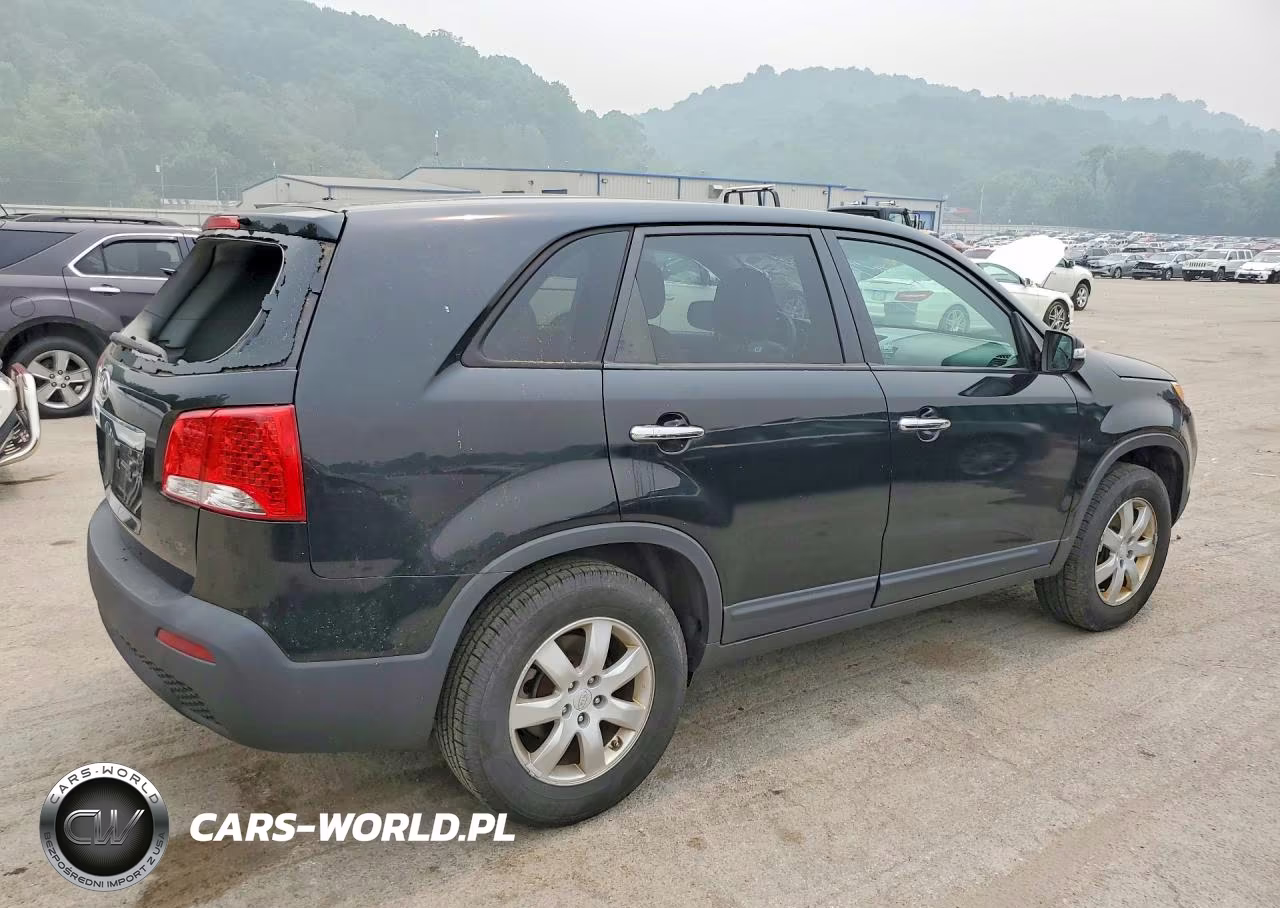 2011 Kia Sorento Lx VIN:5XYKT3A1XBG074743 - 3