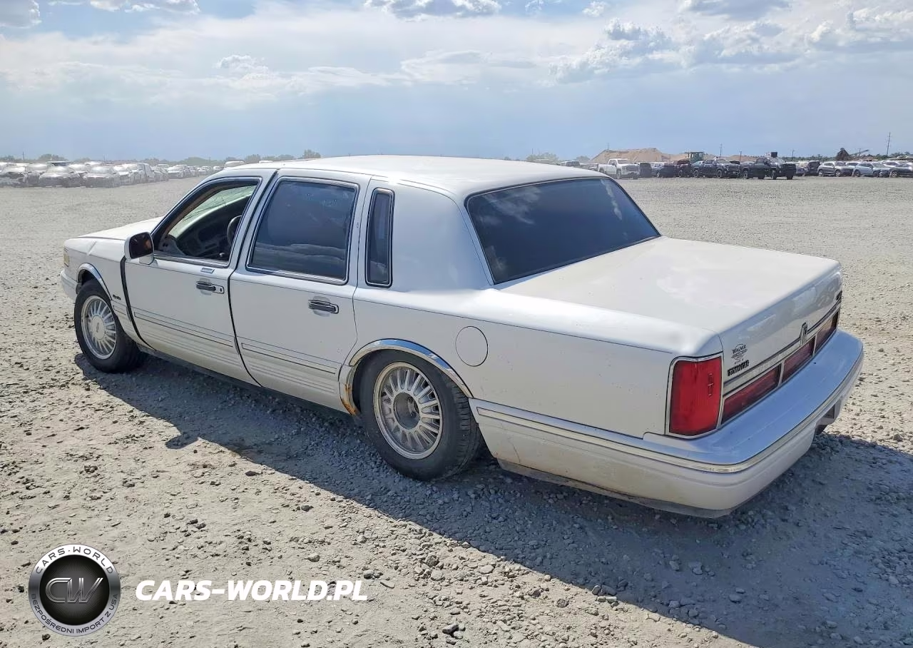 1997 Lincoln Town Car Signature-Touring VIN:1LNLM82W3VY662564 - 2