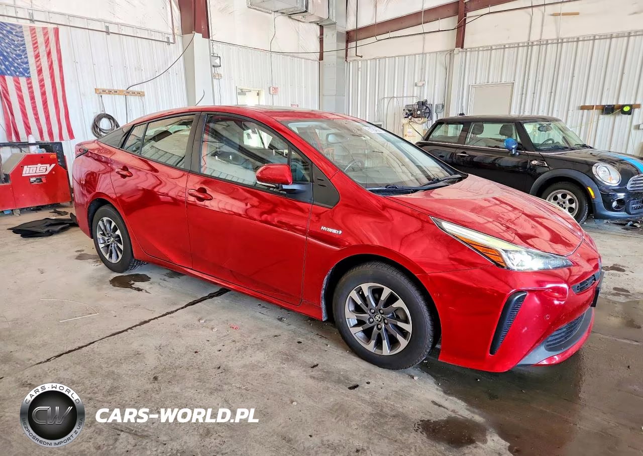 2021 Toyota Prius Xle VIN:JTDKAMFU7M3131874 - 4
