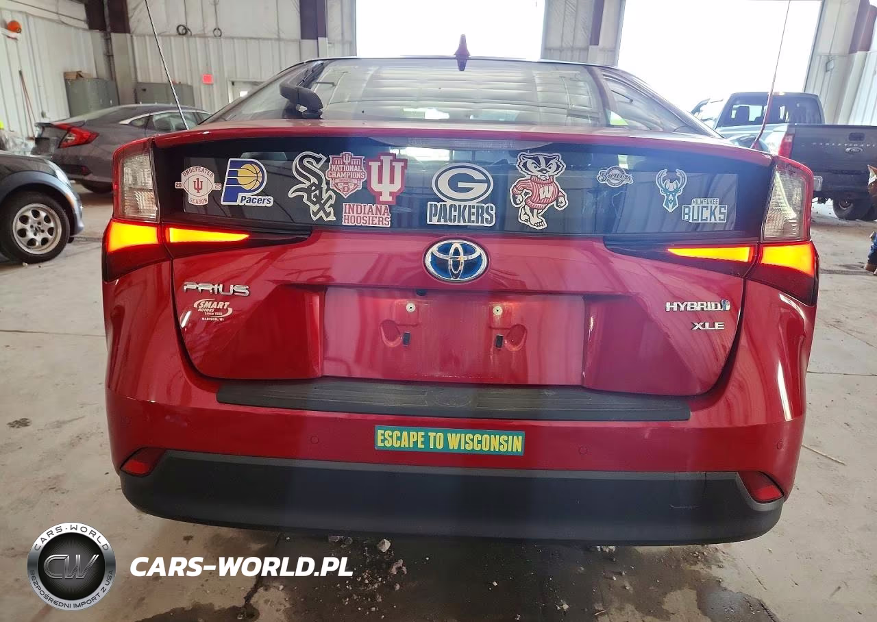 2021 Toyota Prius Xle VIN:JTDKAMFU7M3131874 - 6