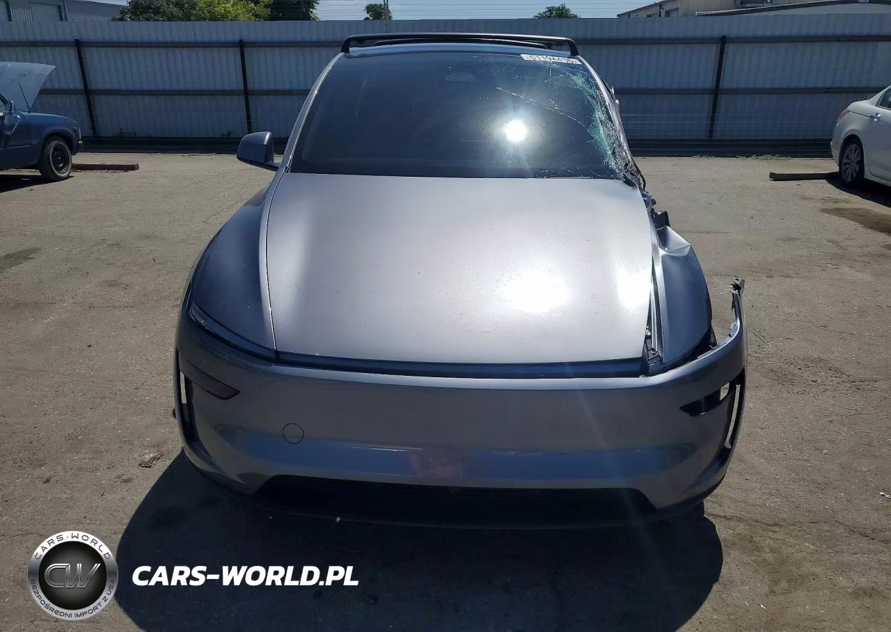 2026 Tesla Model Y VIN:7SAYGDEE6TF341079 - 5