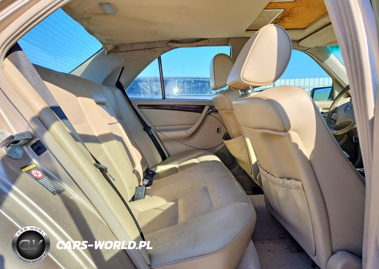 2000 Mercedes-Benz C VIN:WDBHA24G0YA834468 - 10