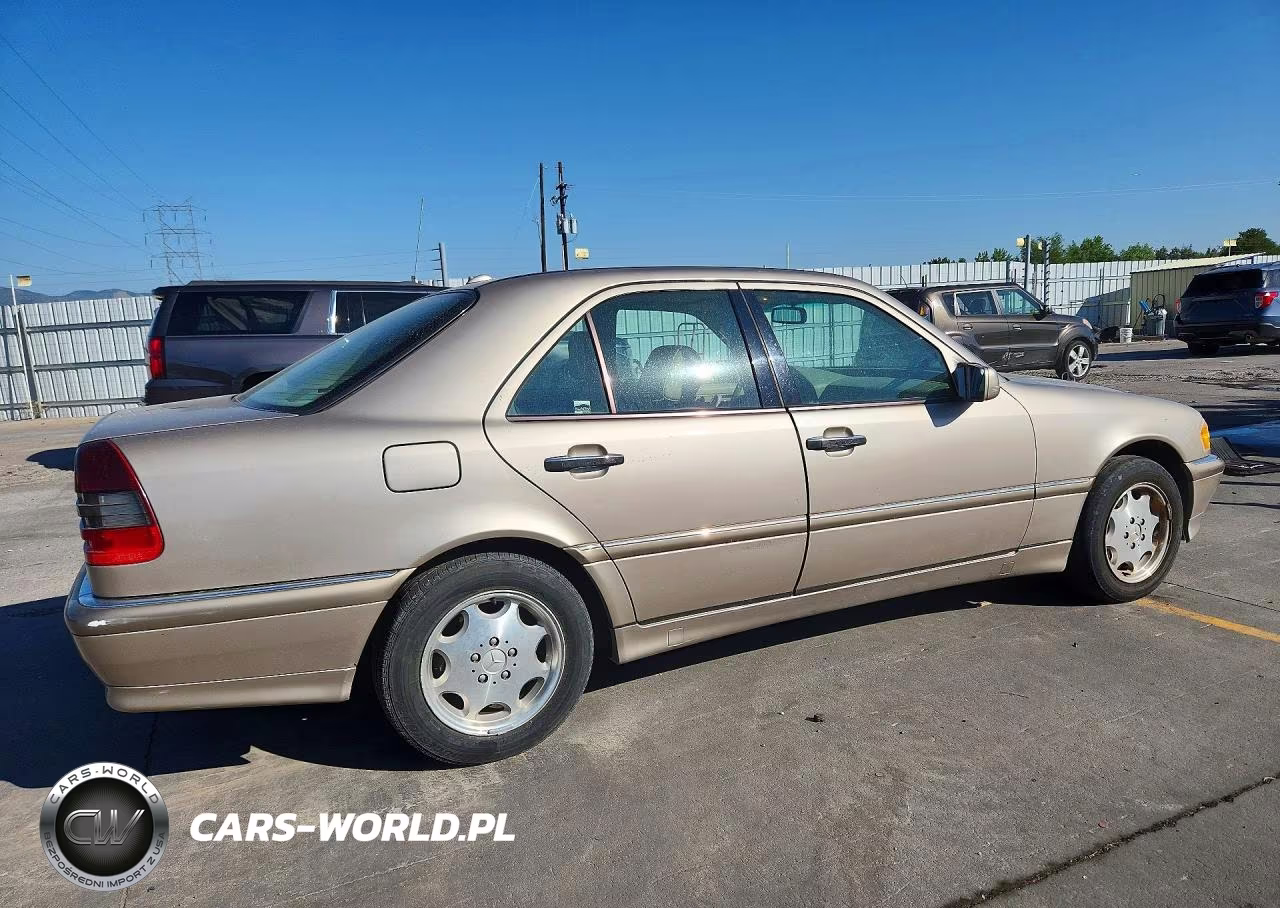 2000 Mercedes-Benz C VIN:WDBHA24G0YA834468 - 3