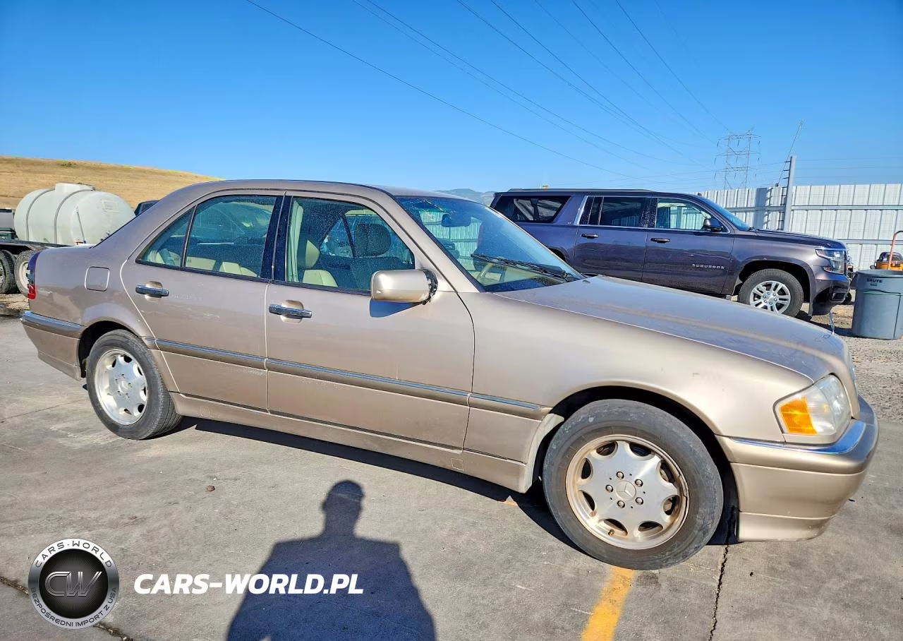 2000 Mercedes-Benz C VIN:WDBHA24G0YA834468 - 4