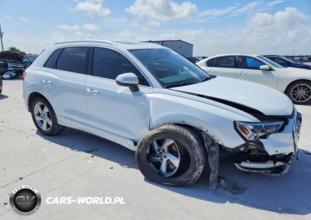 2020 Audi Q3 Premium Plus VIN:WA1BECF34L1046081 - 4