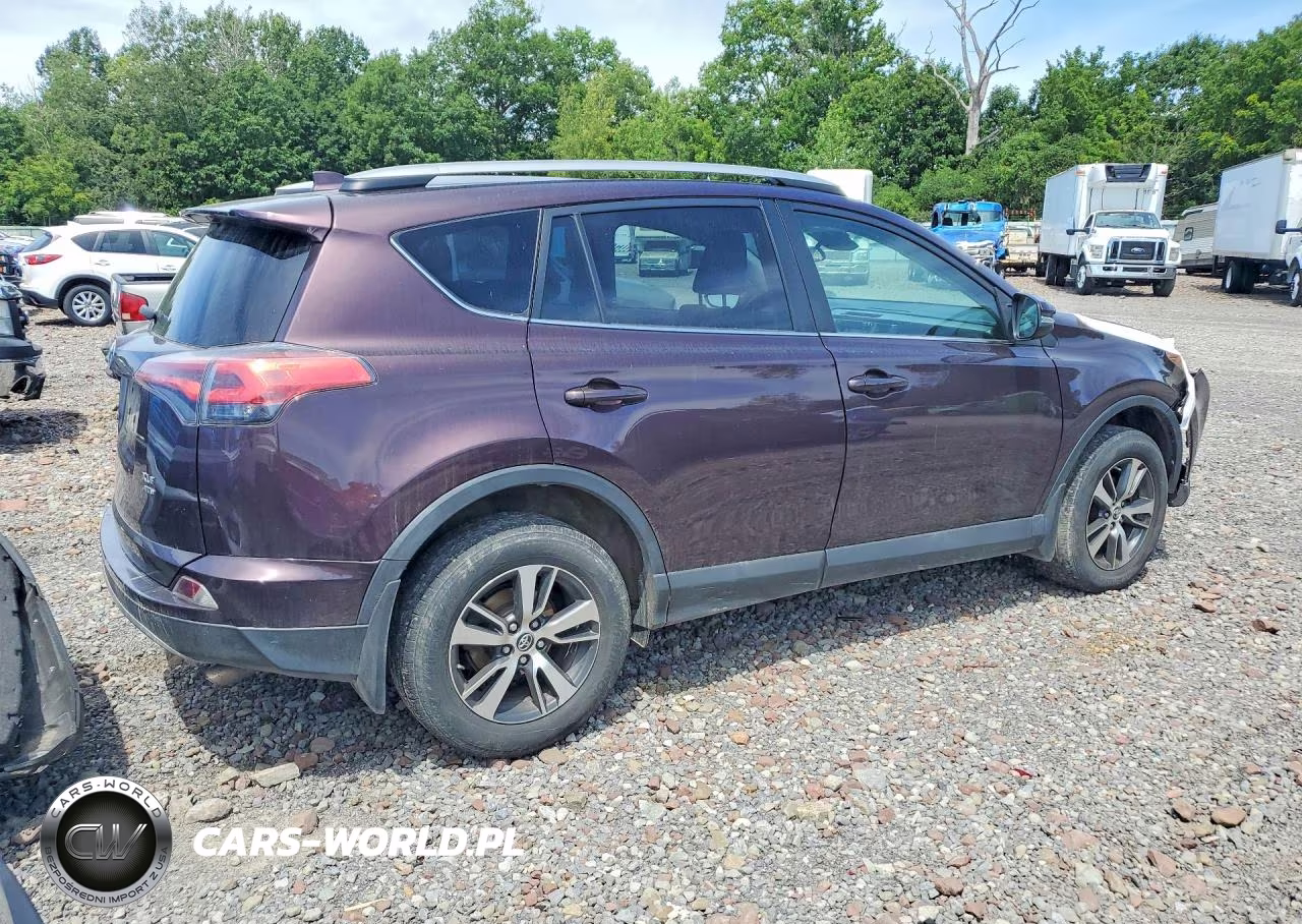 2018 Toyota Rav4 Xle VIN:2T3RFREV0JW819473 - 3