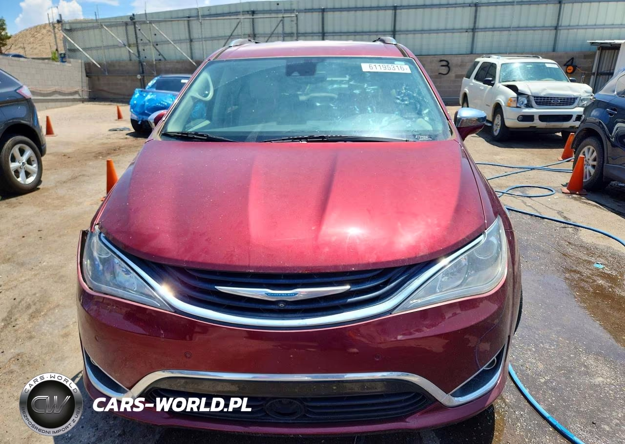 2018 Chrysler Pacifica Hybrid Limited VIN:2C4RC1N75JR164300 - 5