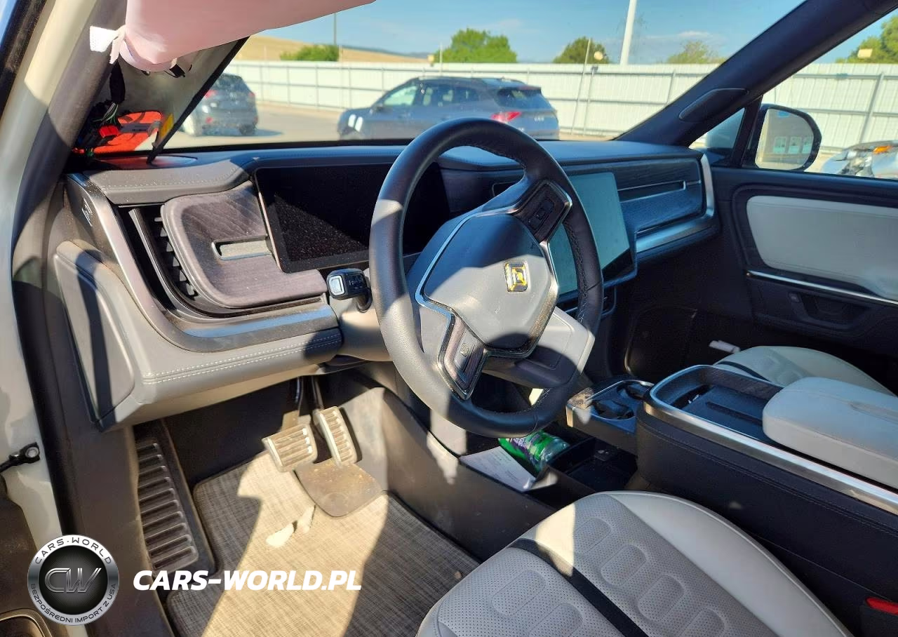 2025 Rivian R1T Adventure VIN:7FCTGCAA1SN041349 - 8