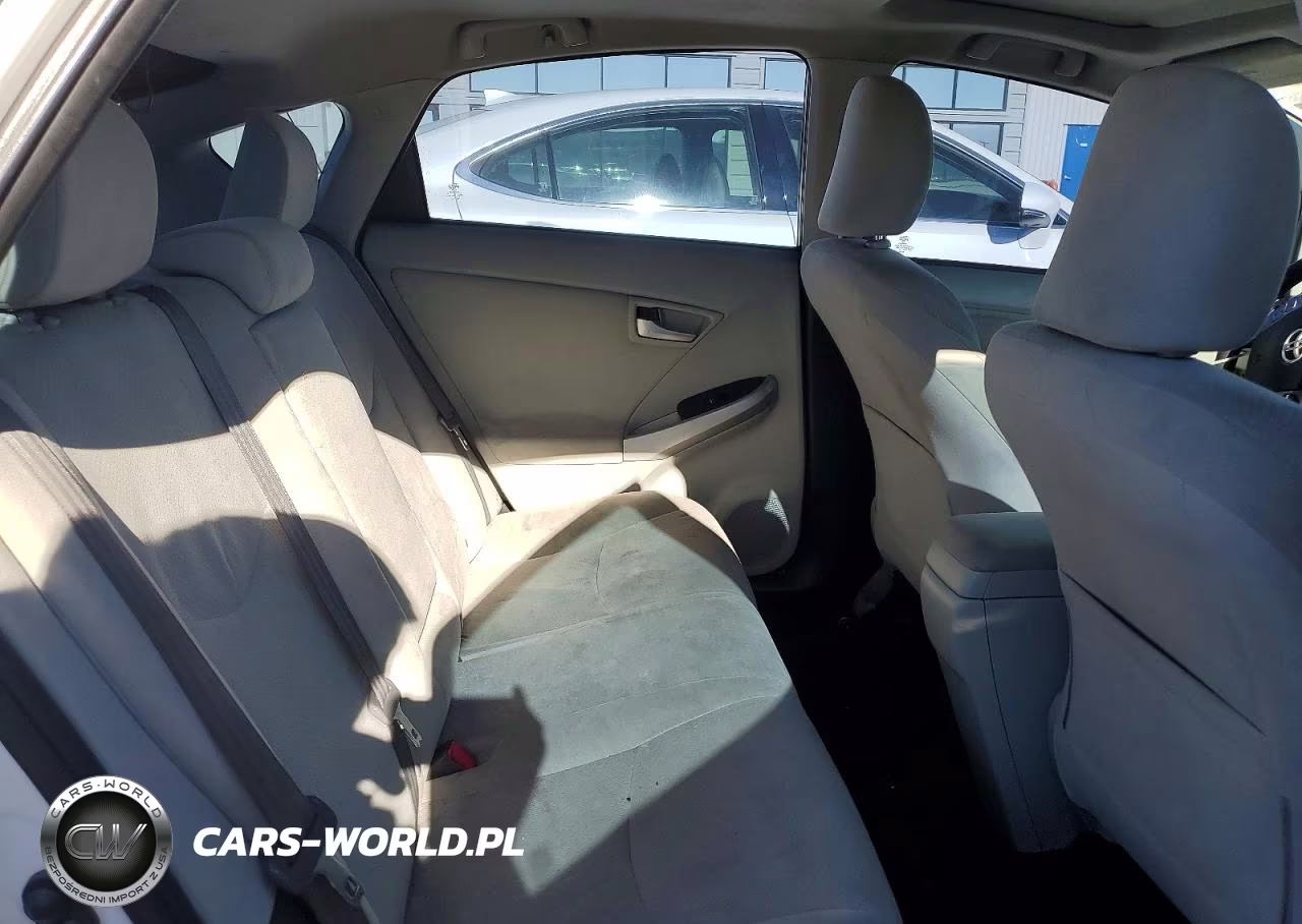 2012 Toyota Prius Three VIN:JTDKN3DU1C5424884 - 10
