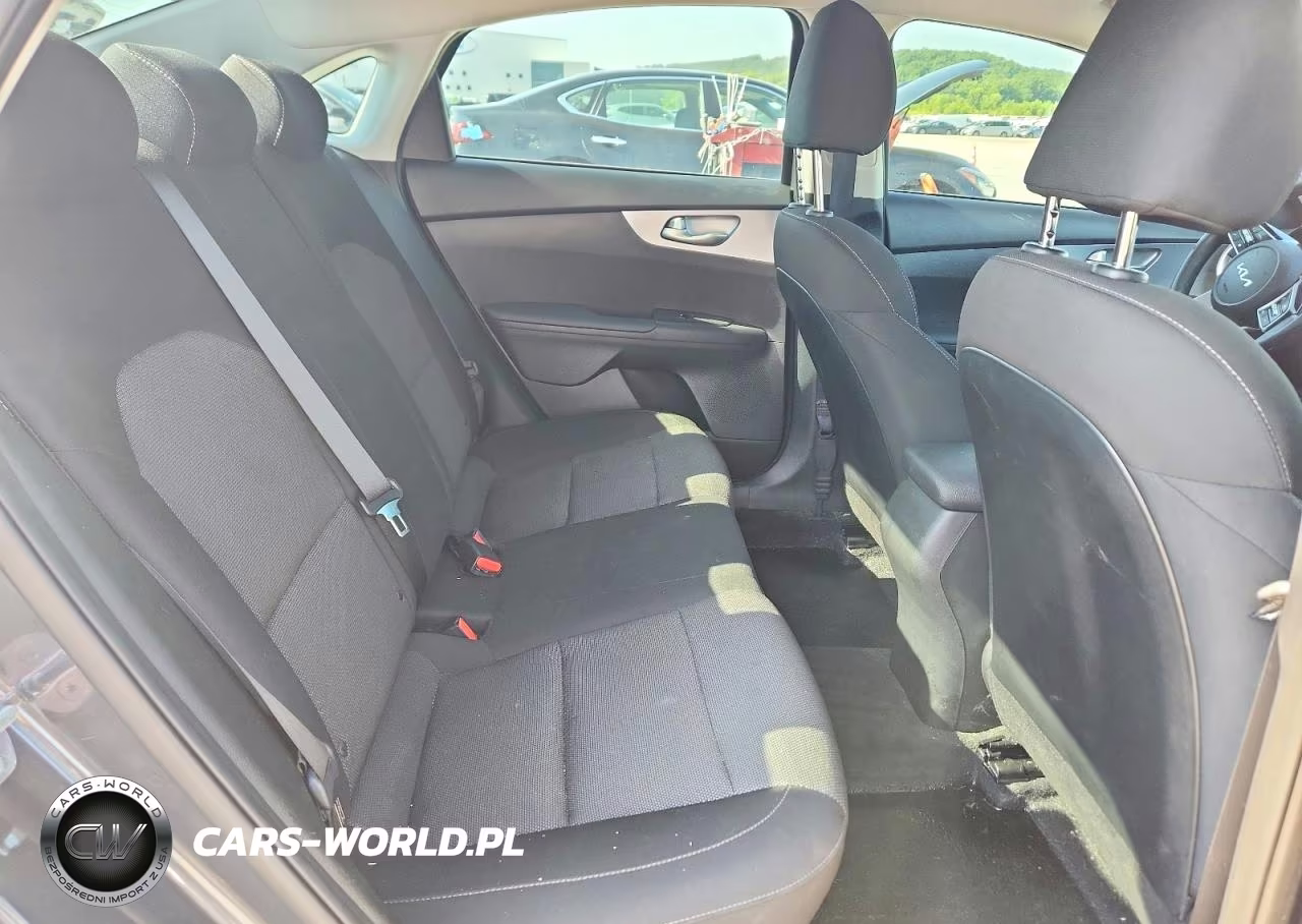 2024 Kia Forte Lxs VIN:3KPF24AD0RE837753 - 10