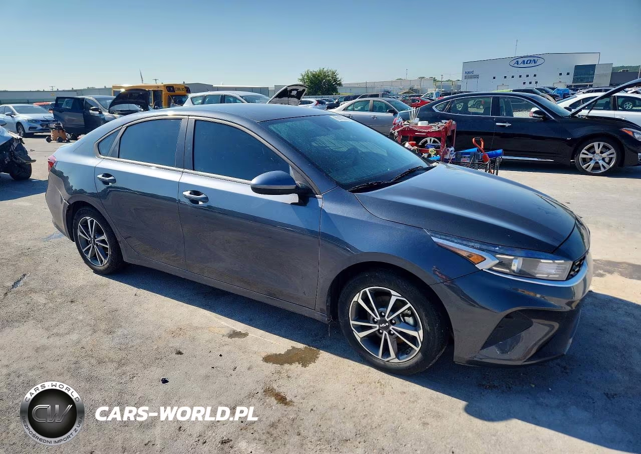 2024 Kia Forte Lxs VIN:3KPF24AD0RE837753 - 4
