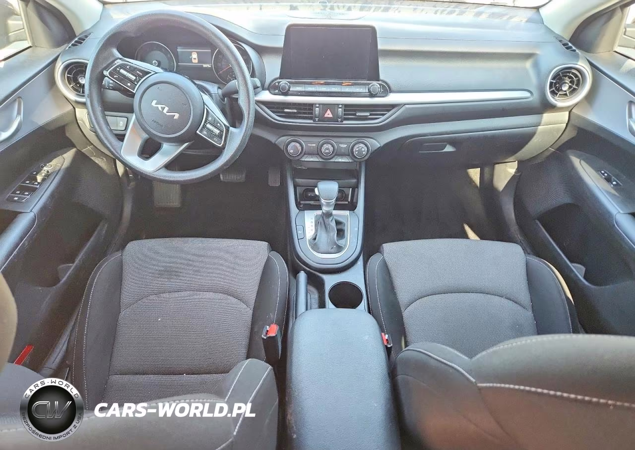 2024 Kia Forte Lxs VIN:3KPF24AD0RE837753 - 8