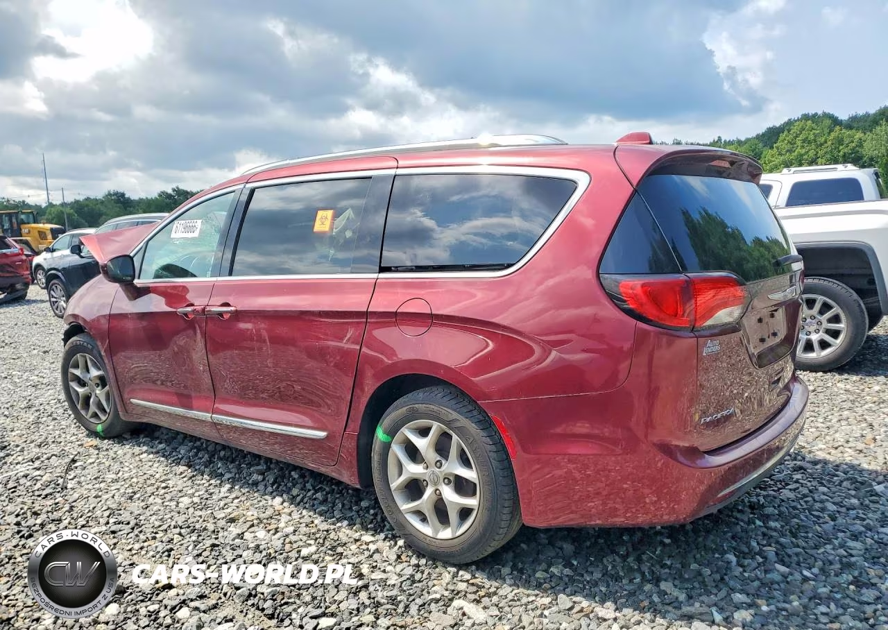 2018 Chrysler Pacifica Touring L VIN:2C4RC1BG5JR128868 - 2