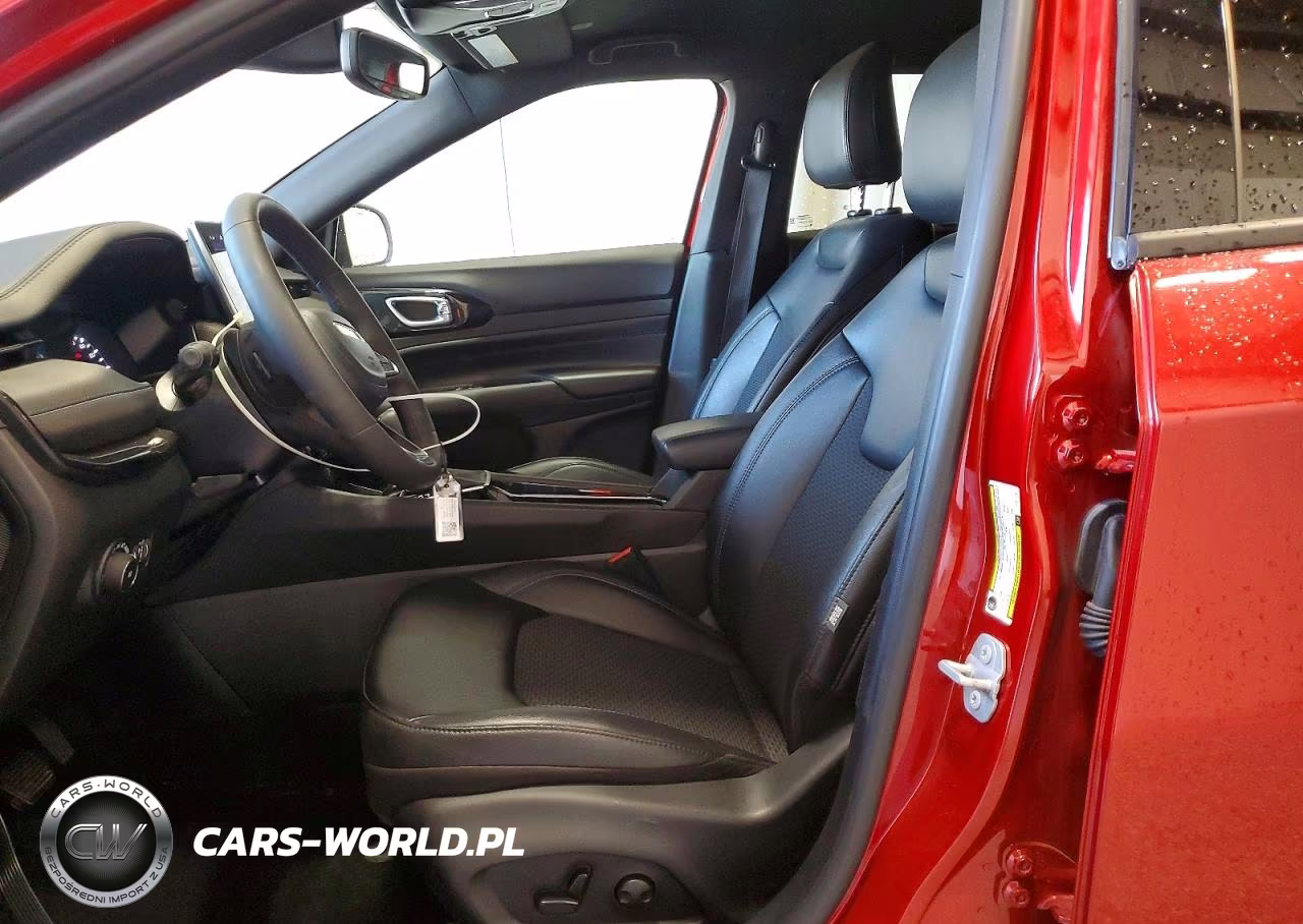 2025 Jeep Compass Latitude VIN:3C4NJDBN2ST617487 - 7