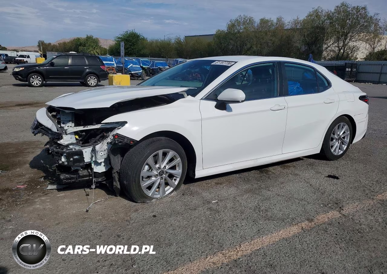 2021 Toyota Camry Le – zdjęcie 1 z 13
