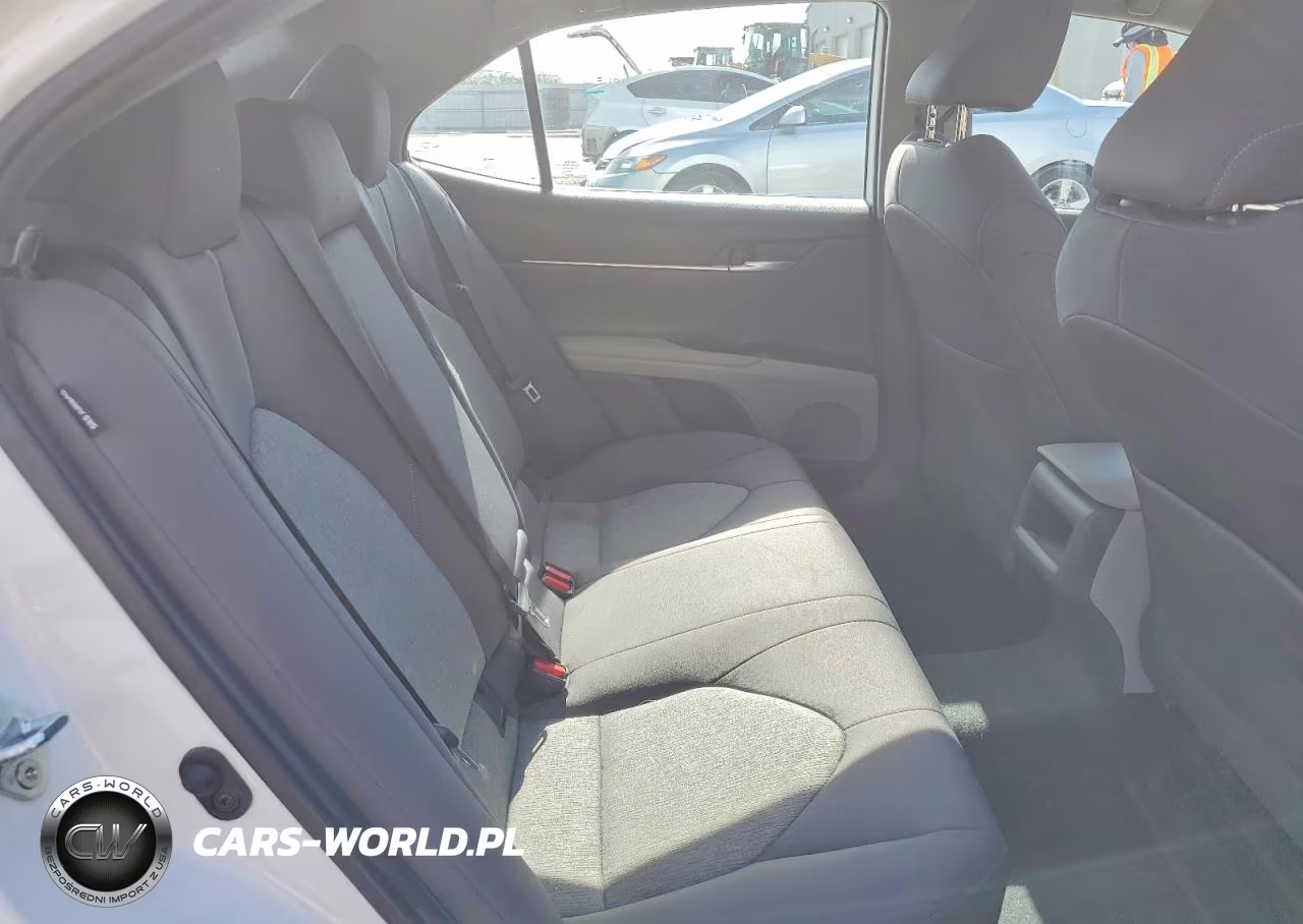 2021 Toyota Camry Le VIN:4T1C11AKXMU468974 - 10