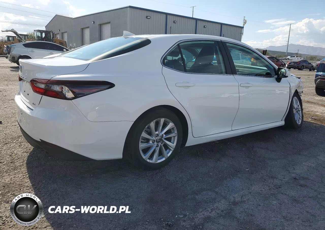2021 Toyota Camry Le VIN:4T1C11AKXMU468974 - 3
