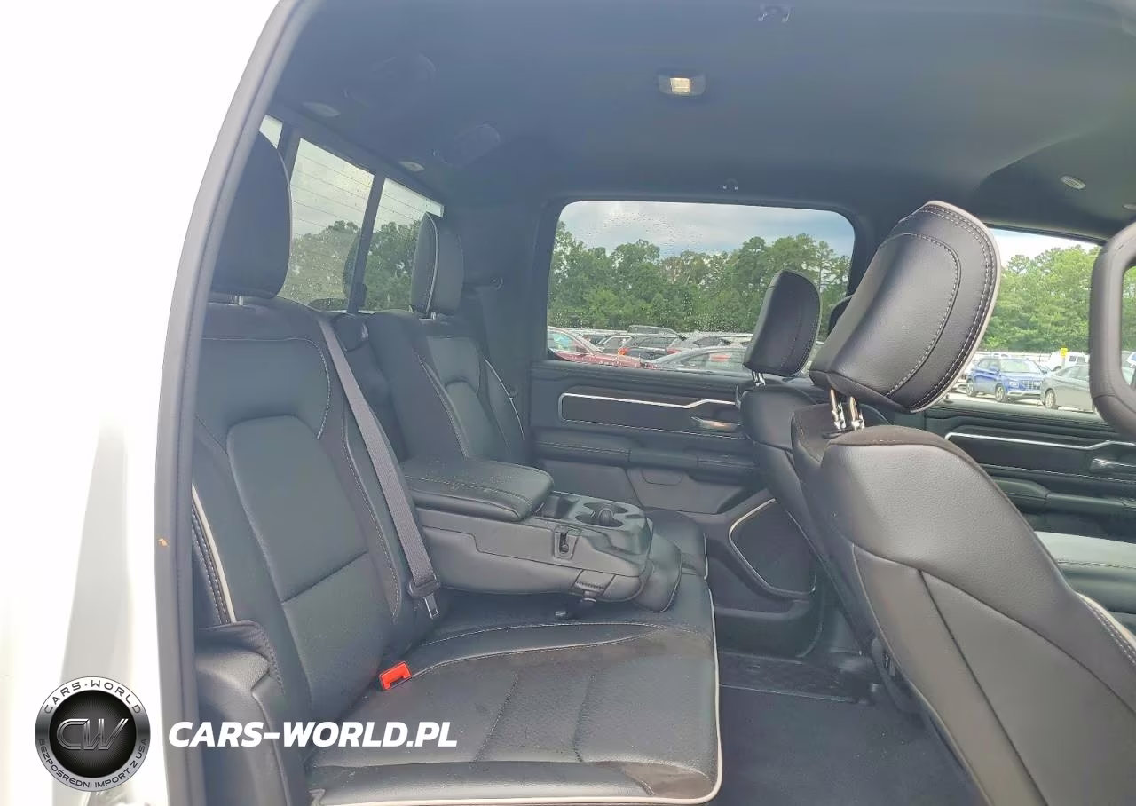 2026 Ram 1500 Laramie VIN:3C6SRFJP8T4167910 - 10
