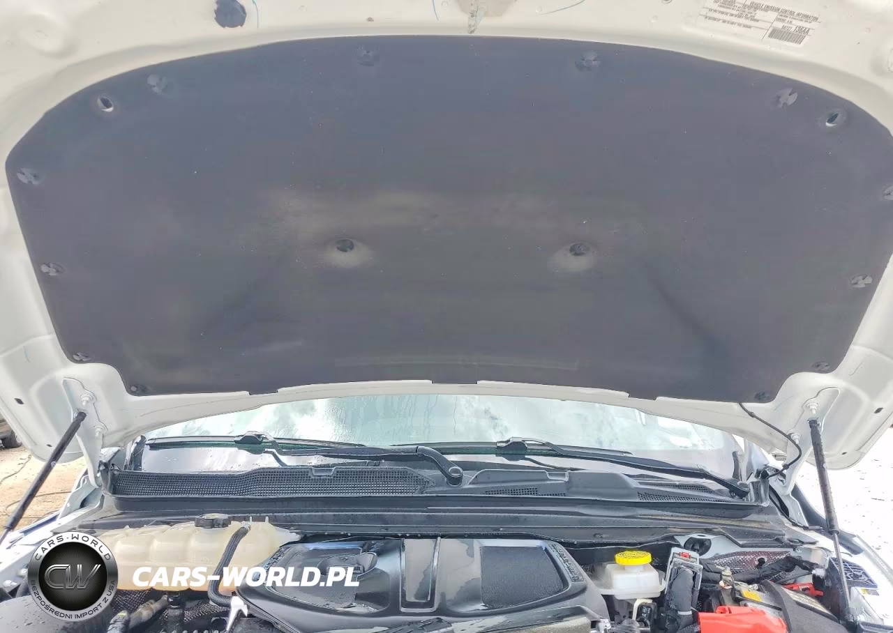 2026 Ram 1500 Laramie VIN:3C6SRFJP8T4167910 - 11