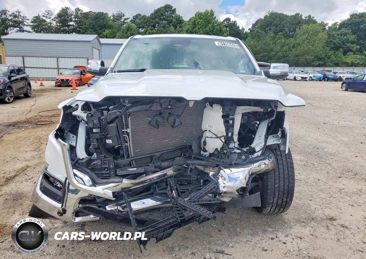 2026 Ram 1500 Laramie VIN:3C6SRFJP8T4167910 - 5