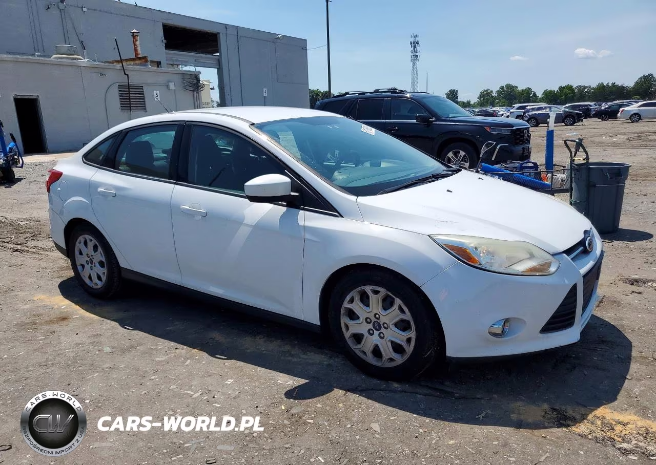 2012 Ford Focus VIN:1FAHP3F20CL458123 - 4