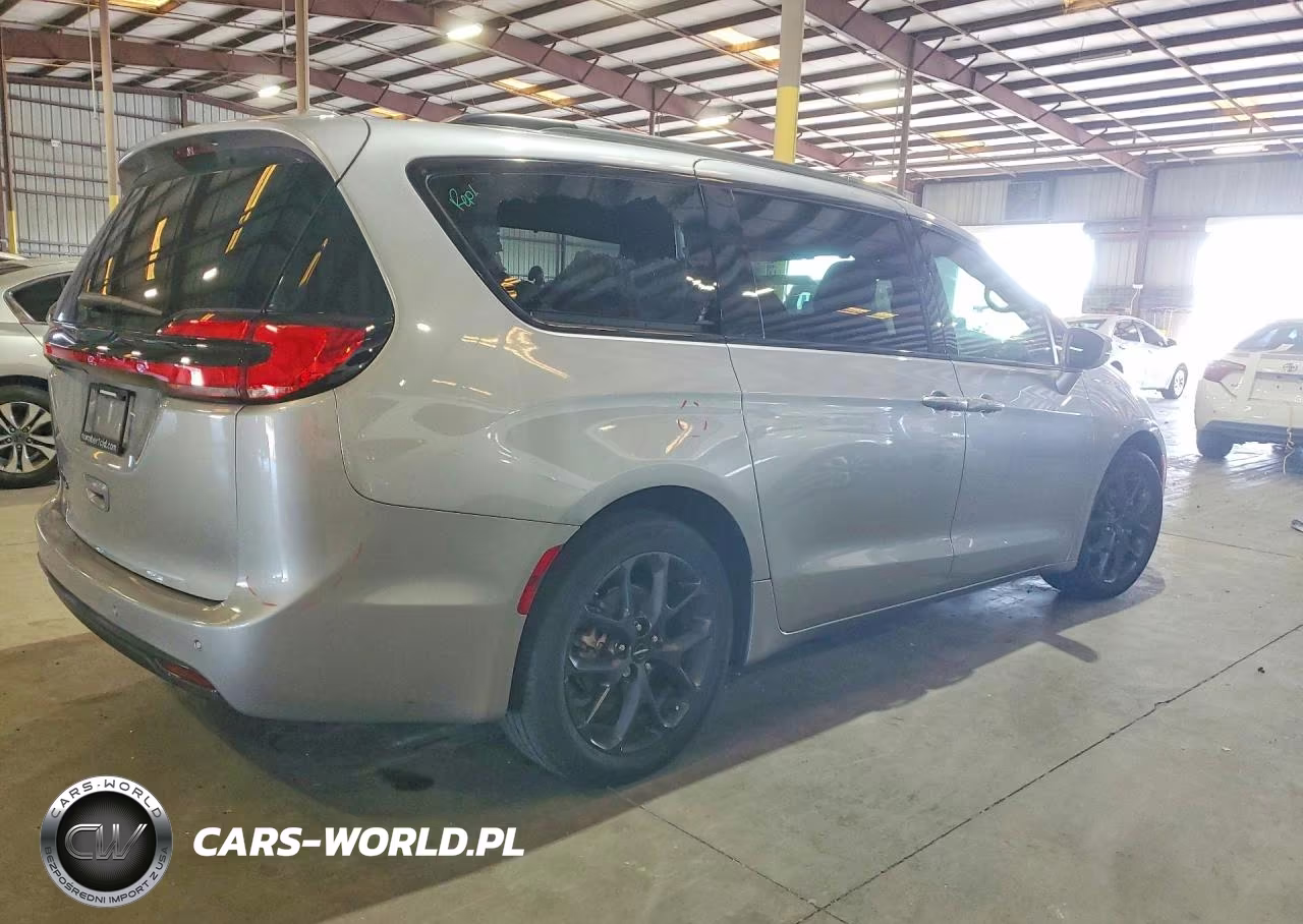 2021 Chrysler Pacifica Touring VIN:2C4RC1FG9MR593314 - 3