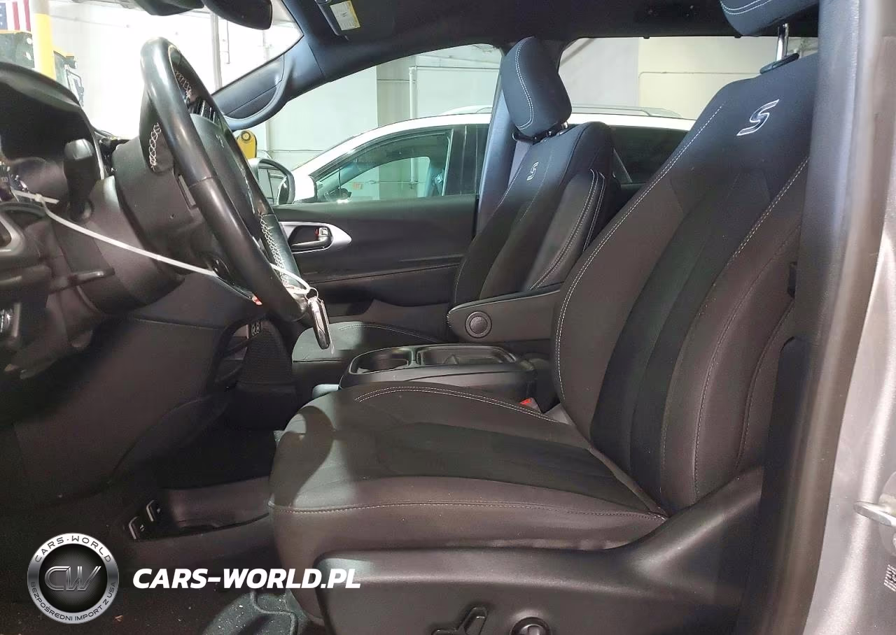 2021 Chrysler Pacifica Touring VIN:2C4RC1FG9MR593314 - 7