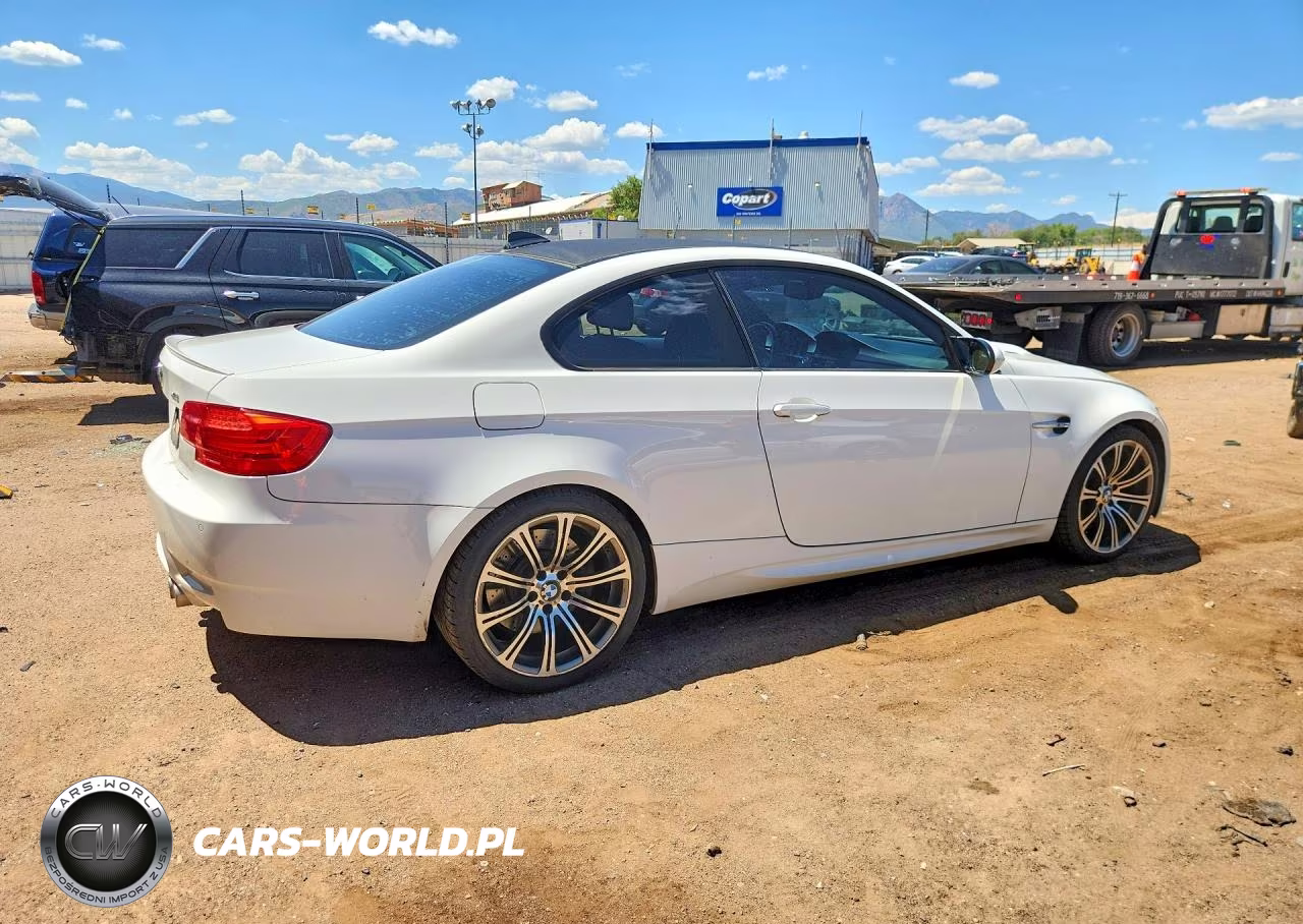 2013 BMW M3 VIN:WBSKG9C53DJ593782 - 3
