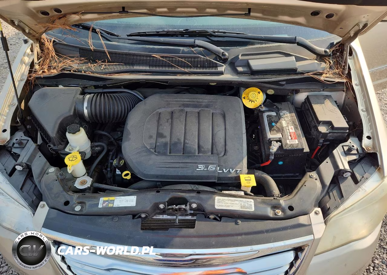 2015 Chrysler Town & Country Touring VIN:2C4RC1BG6FR525755 - 12