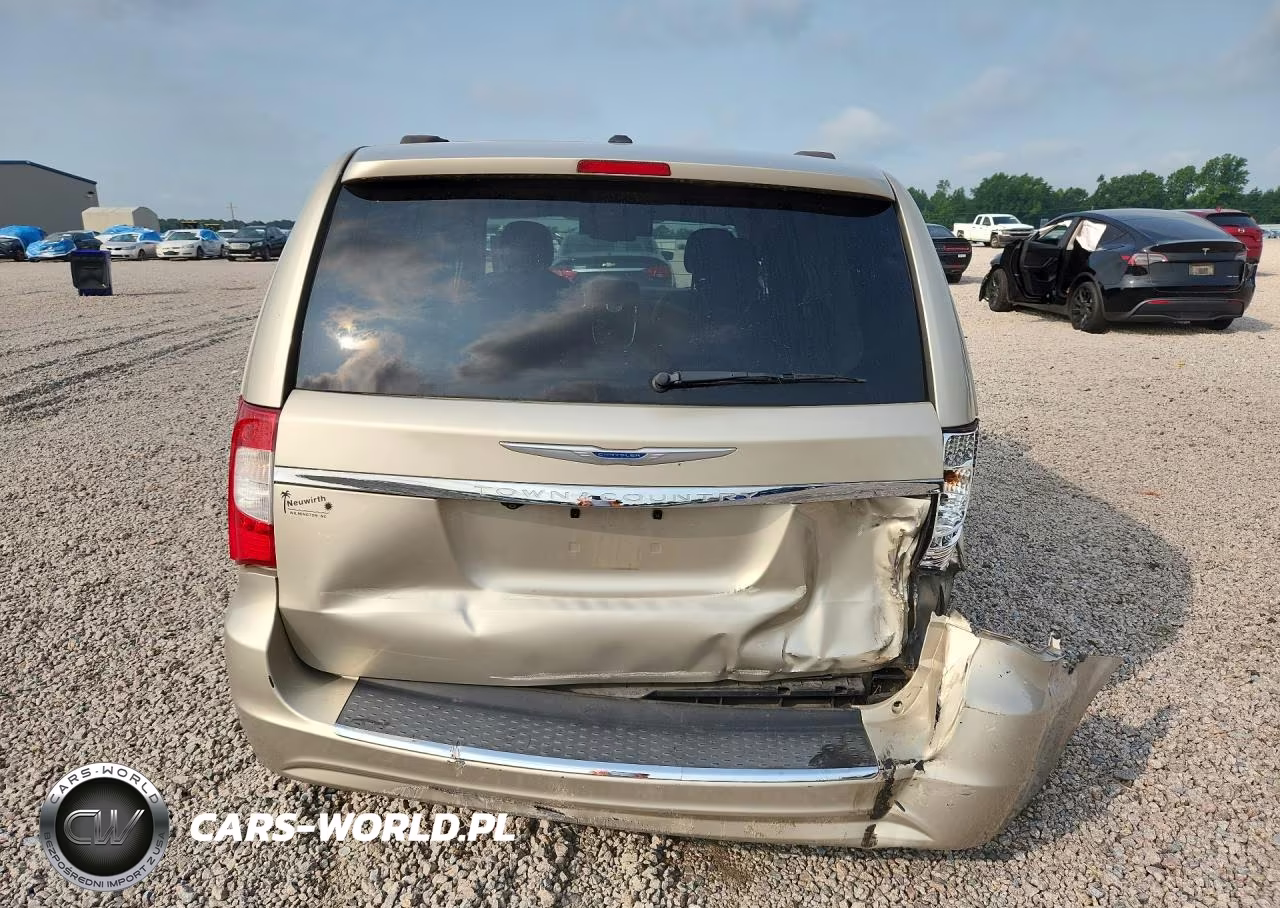 2015 Chrysler Town & Country Touring VIN:2C4RC1BG6FR525755 - 6