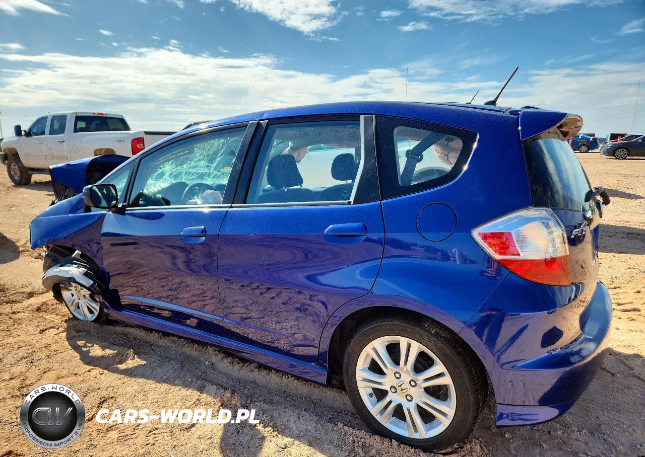 2010 Honda Fit Sport VIN:JHMGE8H46AC013694 - 2