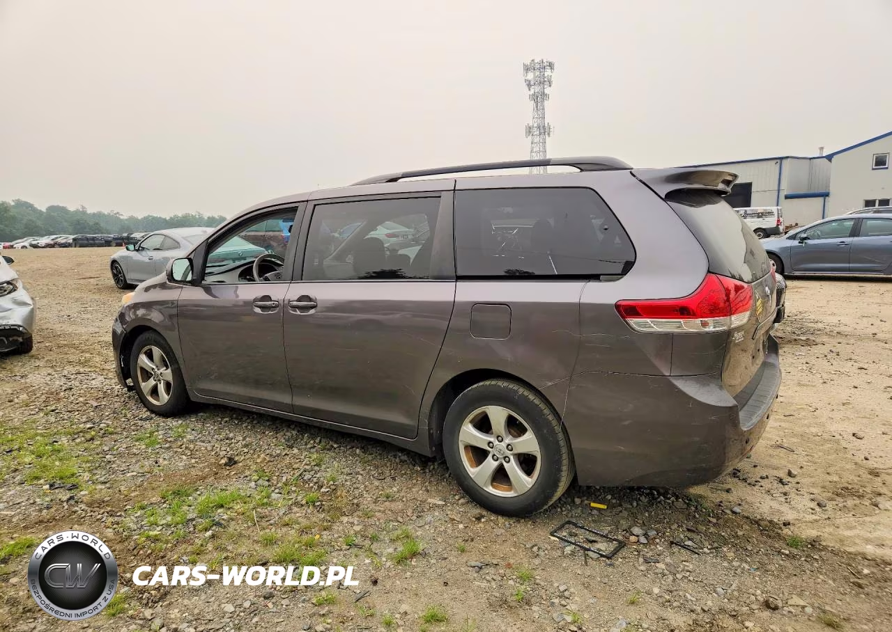 2013 Toyota Sienna VIN:5TDKK3DC2DS350516 - 2