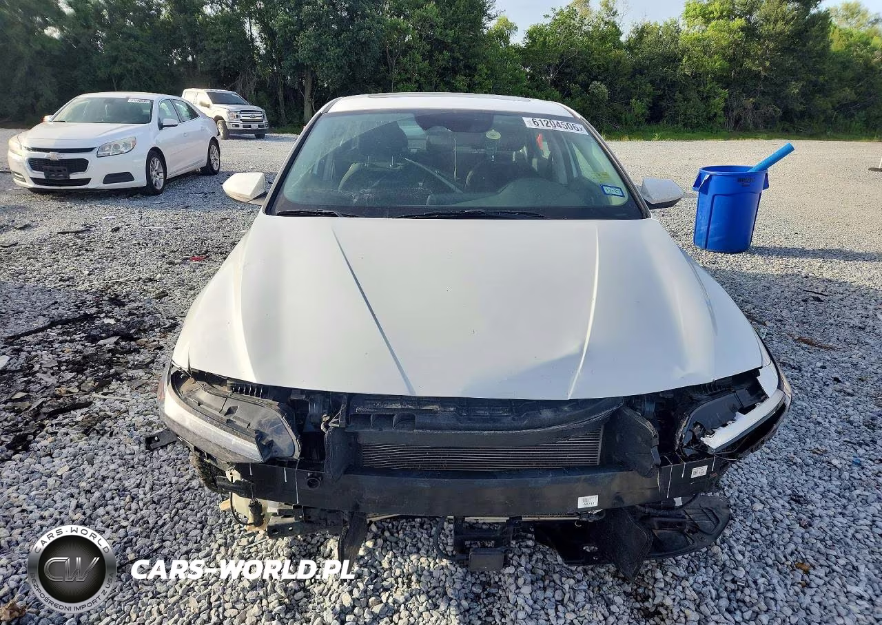 2025 Hyundai Elantra Sel VIN:KMHLS4DG7SU002261 - 5