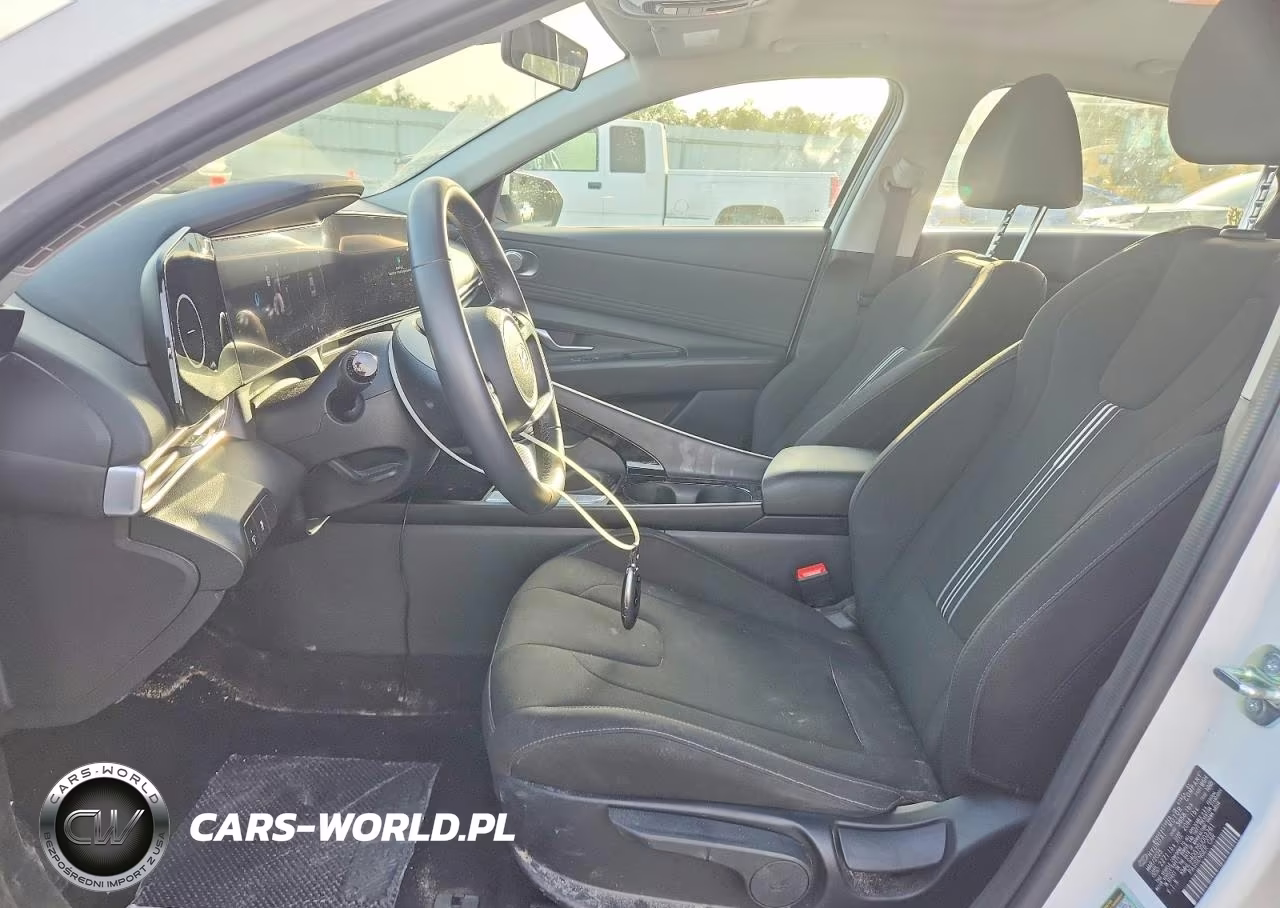 2025 Hyundai Elantra Sel VIN:KMHLS4DG7SU002261 - 7