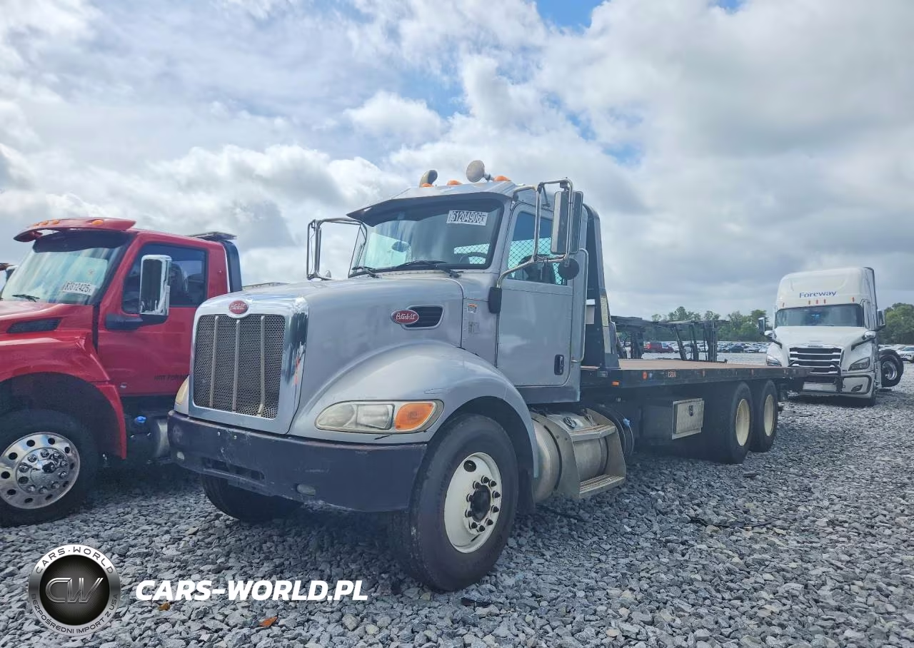 2015 Peterbilt 348 Rollback Tow Truck – zdjęcie 1 z 13