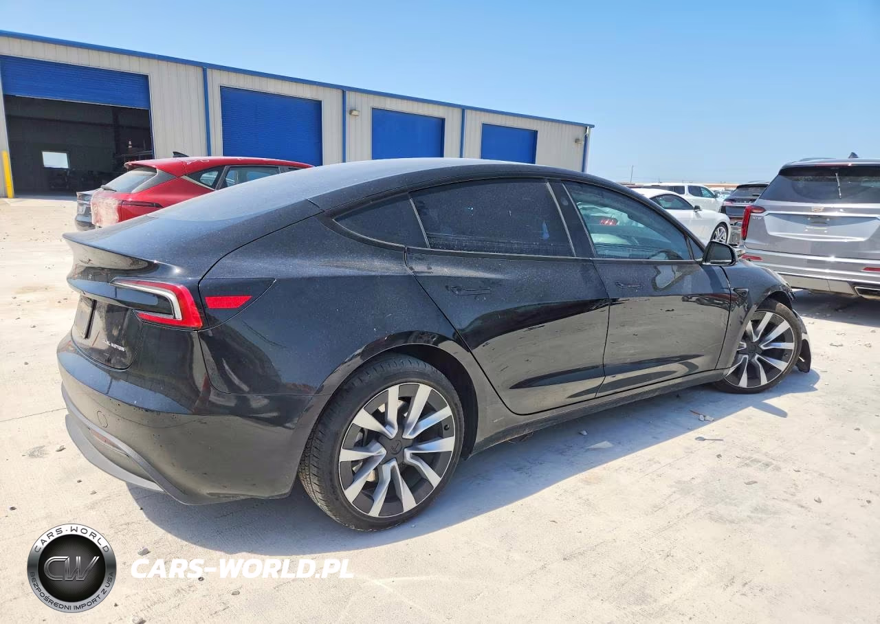 2025 Tesla Model 3 VIN:5YJ3E1EB3SF918764 - 3