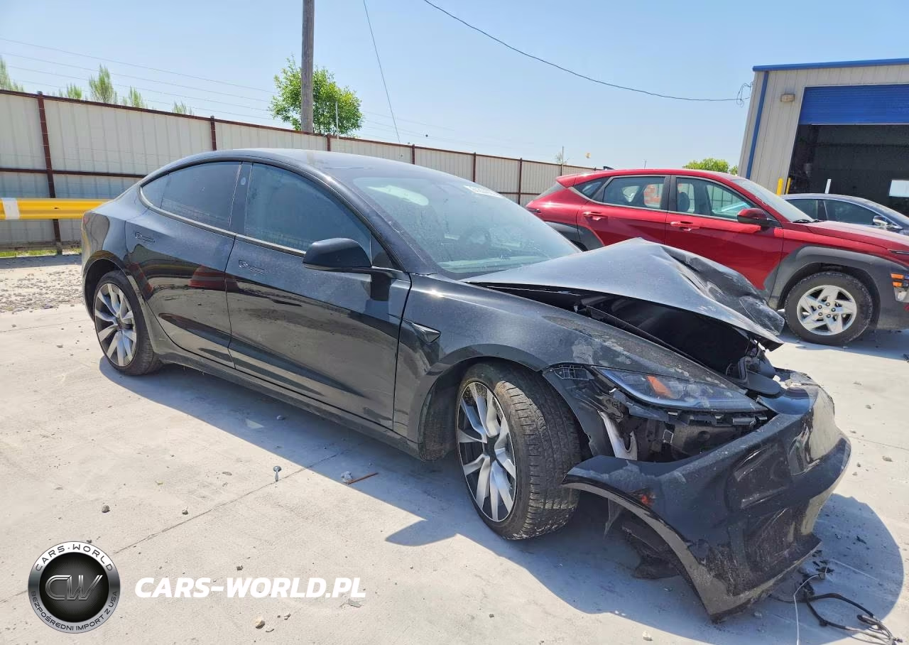 2025 Tesla Model 3 VIN:5YJ3E1EB3SF918764 - 4