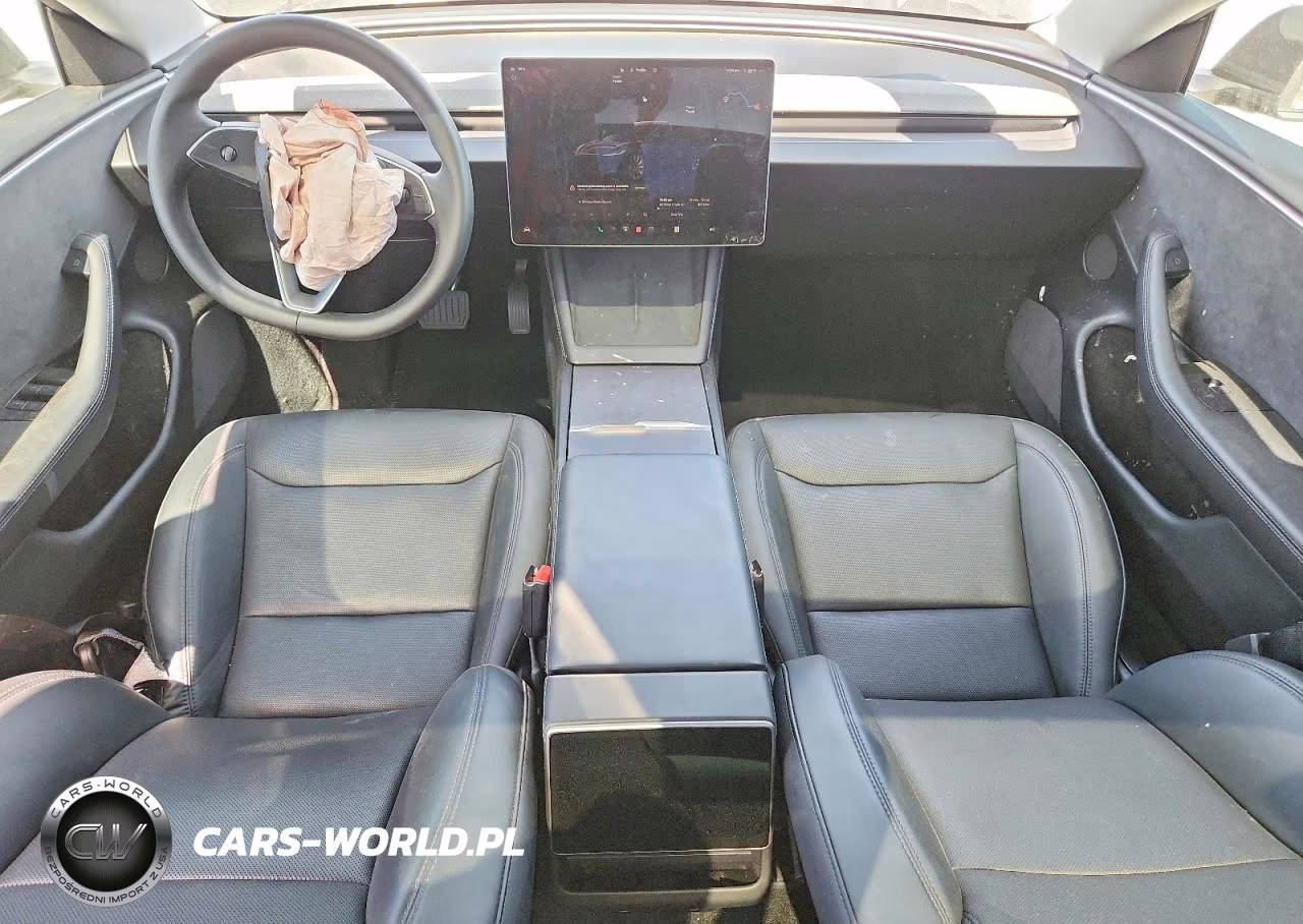 2025 Tesla Model 3 VIN:5YJ3E1EB3SF918764 - 8
