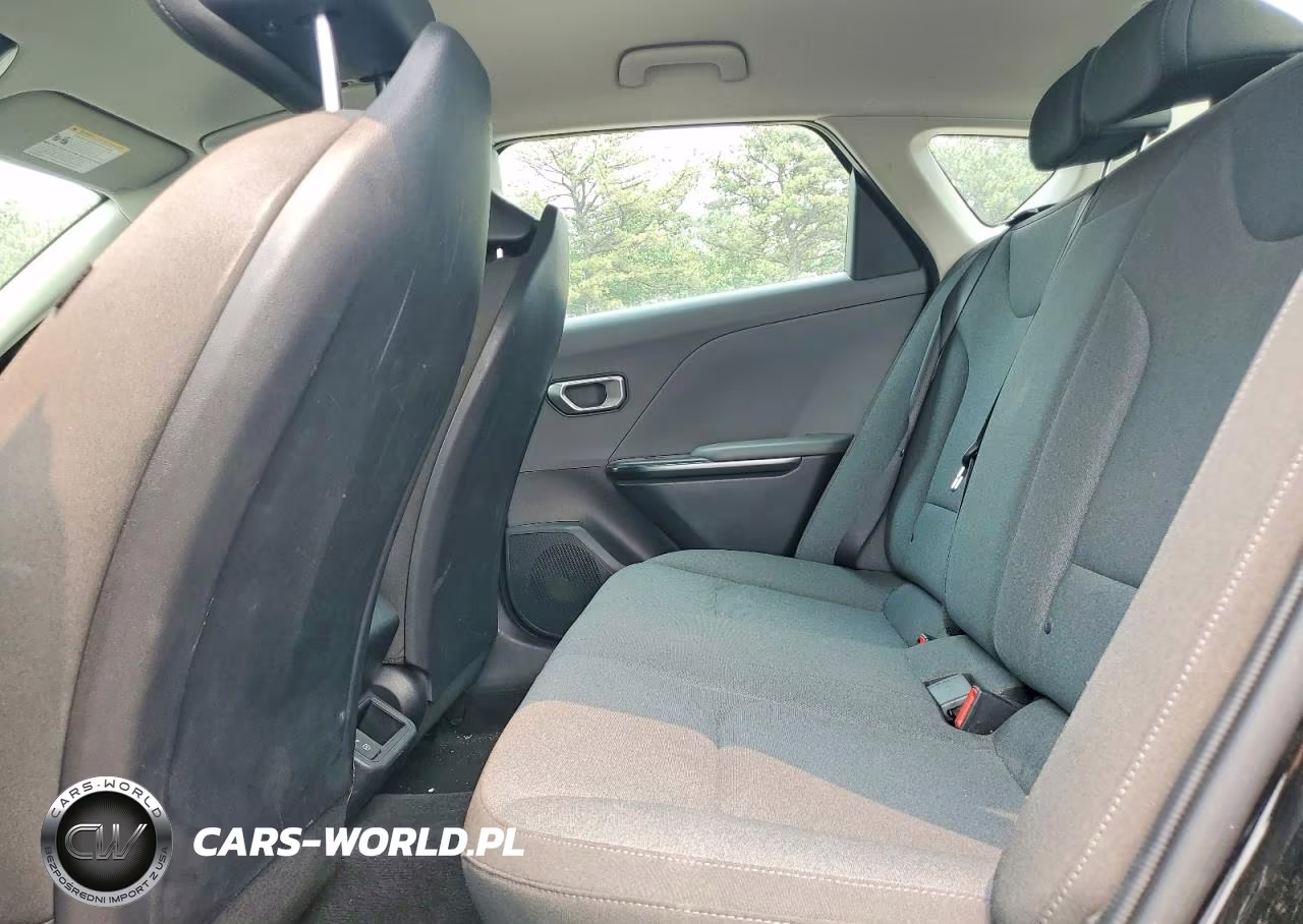 2025 Kia K4 Lxs VIN:3KPFT4DE5SE062762 - 10
