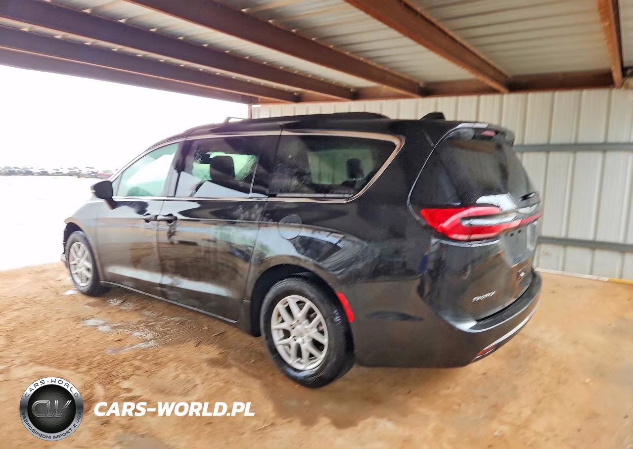 2022 Chrysler Pacifica Touring L VIN:2C4RC1BG8NR185751 - 2