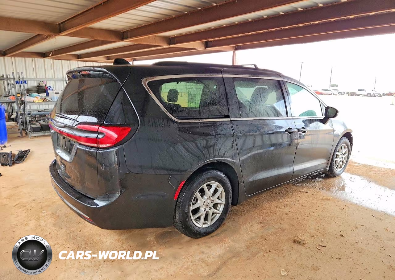 2022 Chrysler Pacifica Touring L VIN:2C4RC1BG8NR185751 - 3