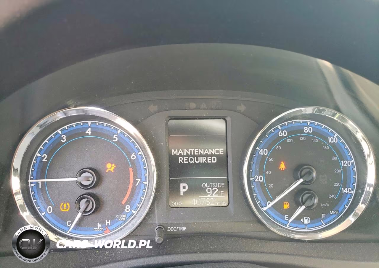 2017 Toyota Corolla Le VIN:2T1BURHEXHC919619 - 9