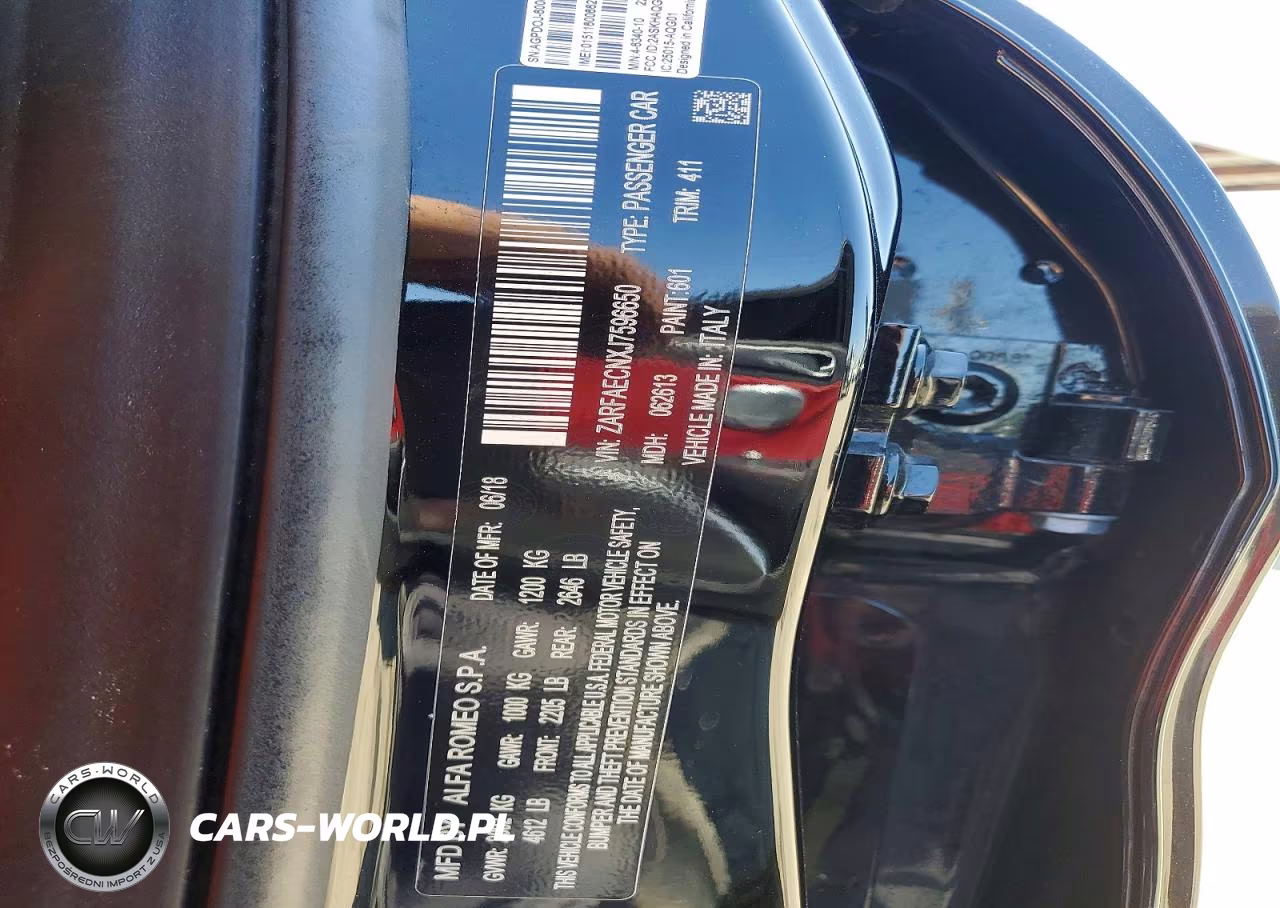 2018 Alfa Romeo Giulia Ti VIN:ZARFAECNXJ7596650 - 12